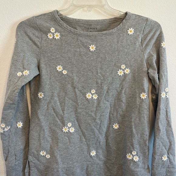 TALBOTS Women’s Gray‎ Flower Top Size XS - Picture 2 of 7